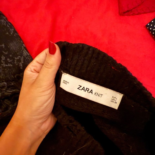 Zara black pullover, very soft fabric, like new