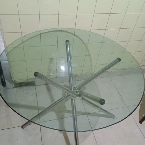 Glass dining table used, round 90cm diameter