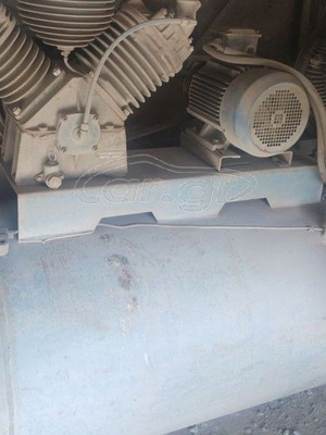 Air Compressor 1000 lt used, tank with damaged heads