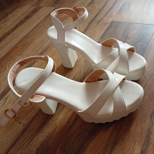 White women's high-heeled sandals new, size 36, 9 cm heel