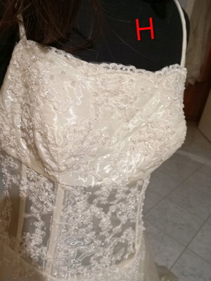 Ivory wedding dress like new, size M 38 10, delicate straps