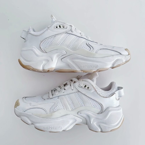 Adidas Originals Tephra Runner like new, white athletic shoes size 38.5