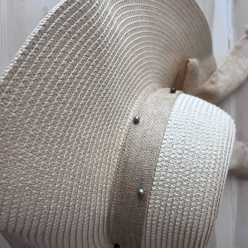 Hat beige natural paper like new, size S-M