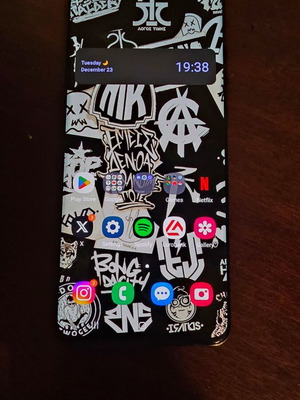Samsung Galaxy S20+ Cosmic Black 128GB used with minor crack and scratch