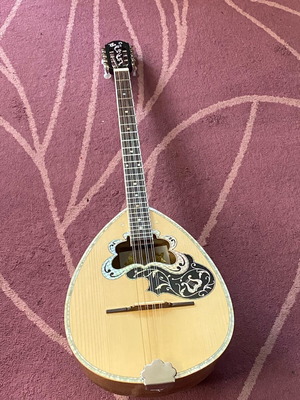 Bouzouki with figure new 8-string with case