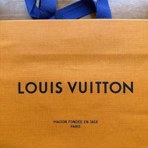 Χάρτινη σακούλα Louis Vuitton μεσαίου μεγέθους σαν καινούργιο