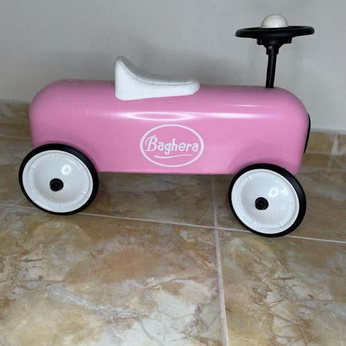 Baghera Racer Pink ride-on car like new, pink retro design