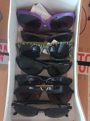 Various sunglasses, pack of 8 pieces