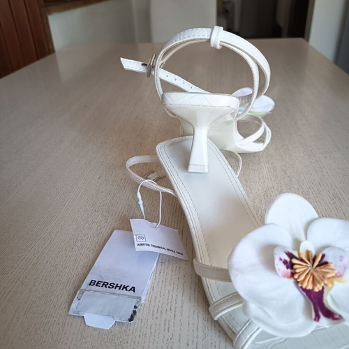 Bershka white sandals size 38, heel height 5.5 cm