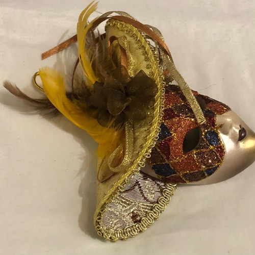 Decorative Mask Magnetic or Hanging like new