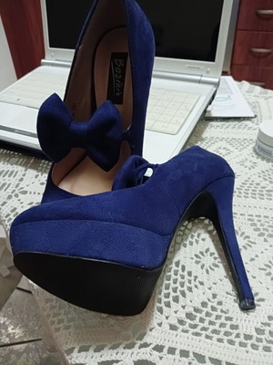 Bozikis blue high-heeled pumps new, size 39