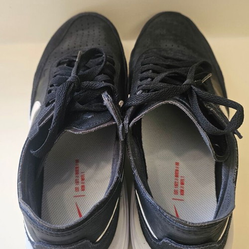 Nike Waffle One 44.5 leather sneakers like new, black and white