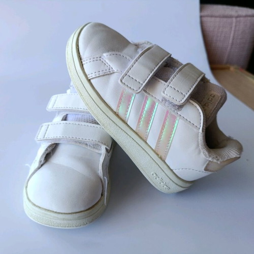 Adidas sports shoes used, size UK 6 (22-23)