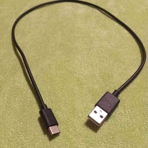 USB to Type-C Charging and Data Cable like new, 55cm