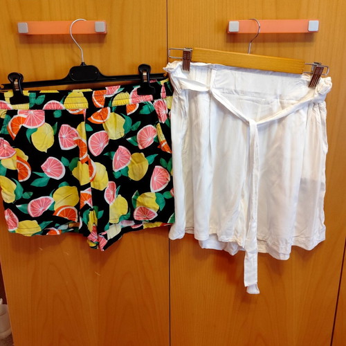 Zara shorts set with elastic waist, white and fruit print, like new