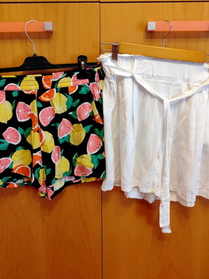 Zara shorts set with elastic waist, white and fruit print, like new
