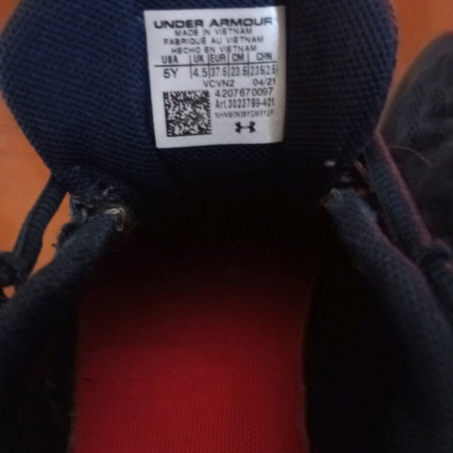 Under Armour athletic shoes blue with red like new unisex size 37.5
