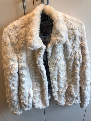Zara cream faux fur soft jacket like new, size L