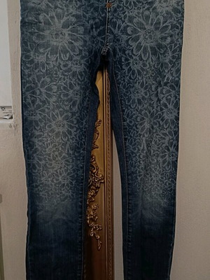 Bershka floral print jeans like new, blue, size S