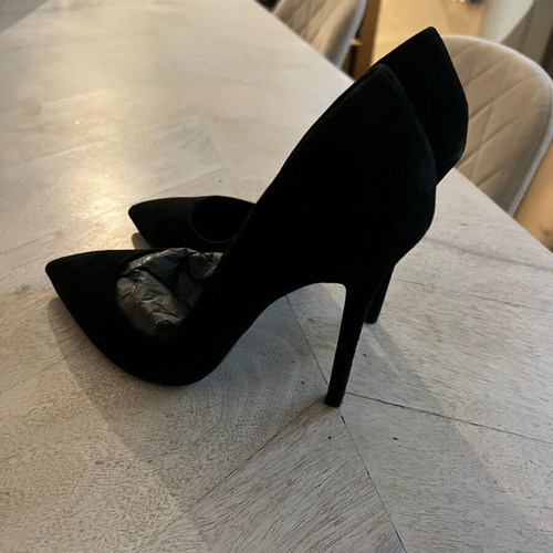 Mourtzi pumps like new, size 38, black suede, 12cm heel