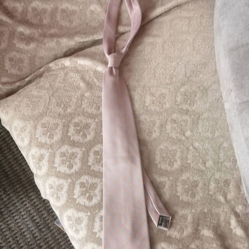 Pagoni House Tie like new, pink