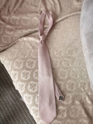Pagoni House Tie like new, pink