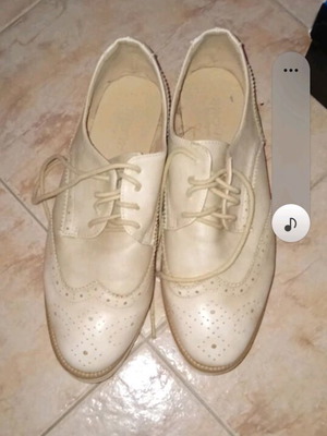 Oxford women's beige shoe size 41 like new