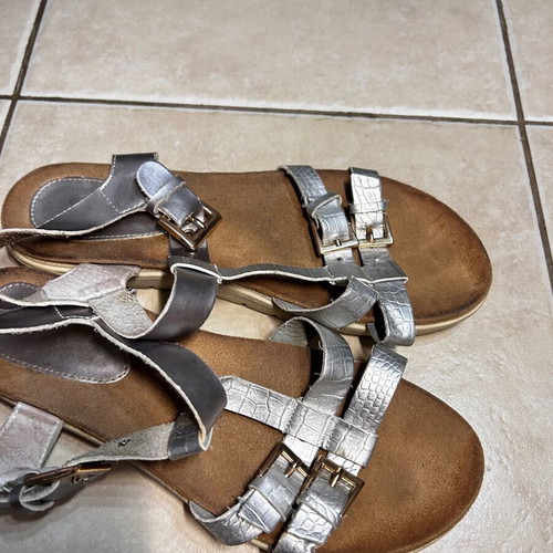 Women's sandals with silver straps like new, size 40
