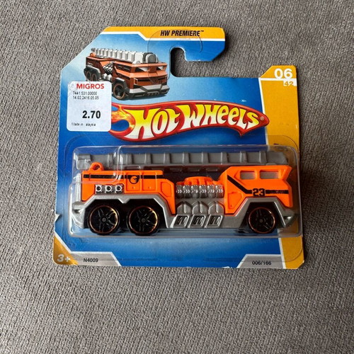 Hot Wheels 5 Alarm 2009 mainline new