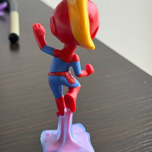 Kinder Flash Avengers figure like new