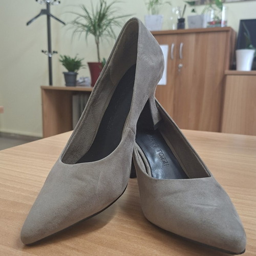 Marco Tozzi pumps size 38 like new, 6 cm heel, beige