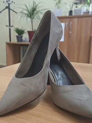 Marco Tozzi pumps size 38 like new, 6 cm heel, beige