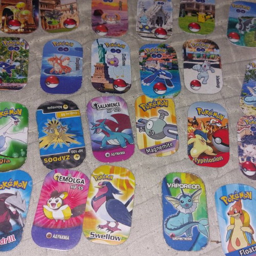 Pokémon metal tags like new, pack of 116 plus 5 large