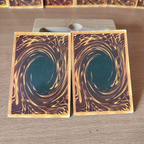 Yu-Gi-Oh! card set like new, 14 cards including Genesis Vampire