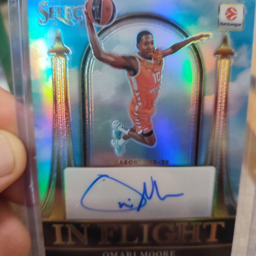 Omari Moore Prizm 14/75 basketball card like new