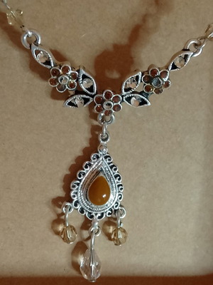 Vintage silver necklace boho with floral motif and hanging stone, like new