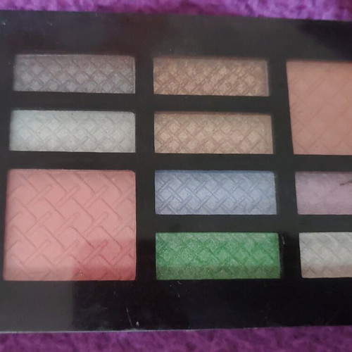 Blush and eyeshadow palettes like new, 8 and 10 shades