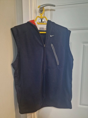 Nike men's sleeveless vest like new, blue, size M with broken zipper