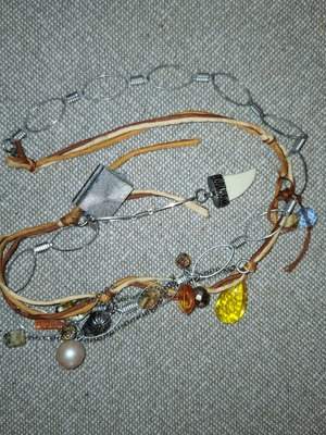 Necklace with charms in camel shades like new, length 52 cm