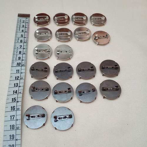 Metal pin bases like new, pack of 20 pieces, bronze and silver