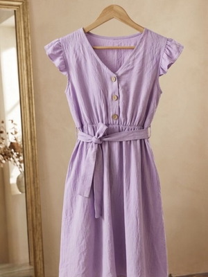 Midi dress size M like new, purple, with wooden buttons and belt