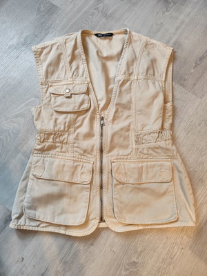 Zara cargo vest like new, size S/M, 100% cotton, beige