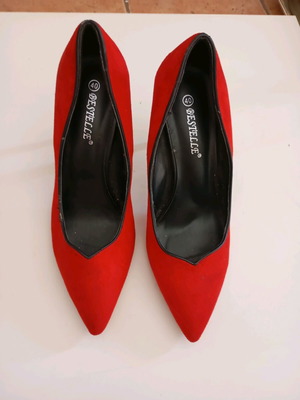 Red pumps size 40 like new