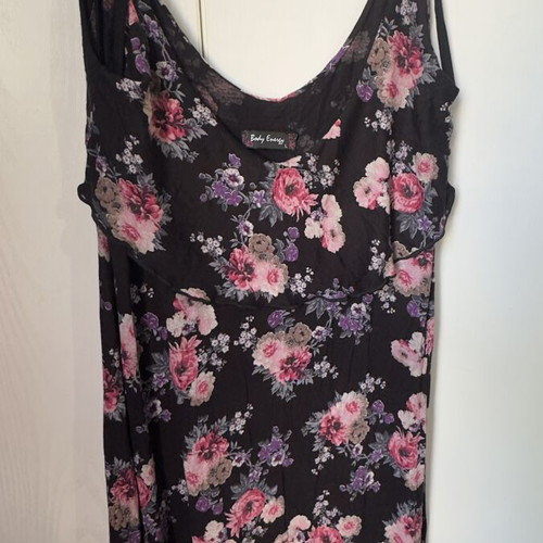 Floral long dress size L like new, black and pink