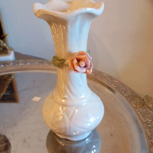 Small porcelain vase like new, vintage