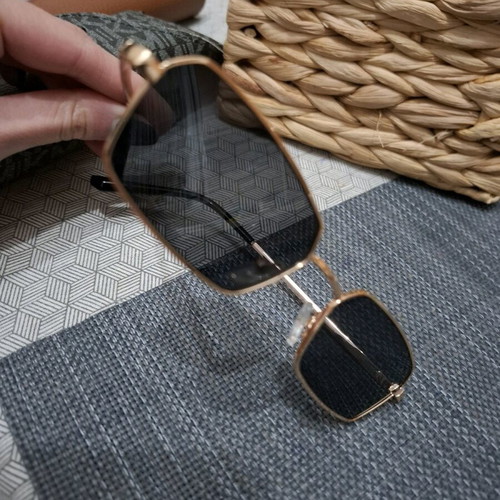 AV Sunglasses like new, black and gold