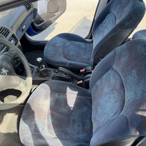Peugeot 206 used, fully functional, ready for transfer