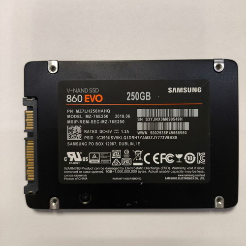 Samsung 860 EVO SSD 250GB like new, internal SATA III drive