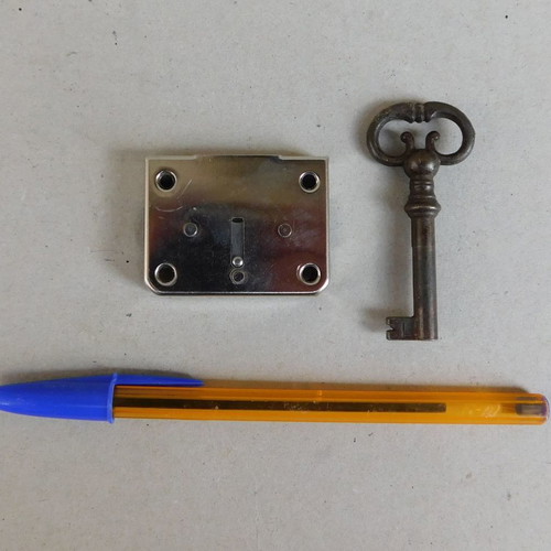 Furniture lock with dimensions 3.8 x 5.1 cm