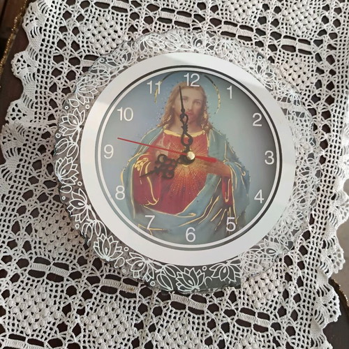 Table clock used, diameter 20 centimeters